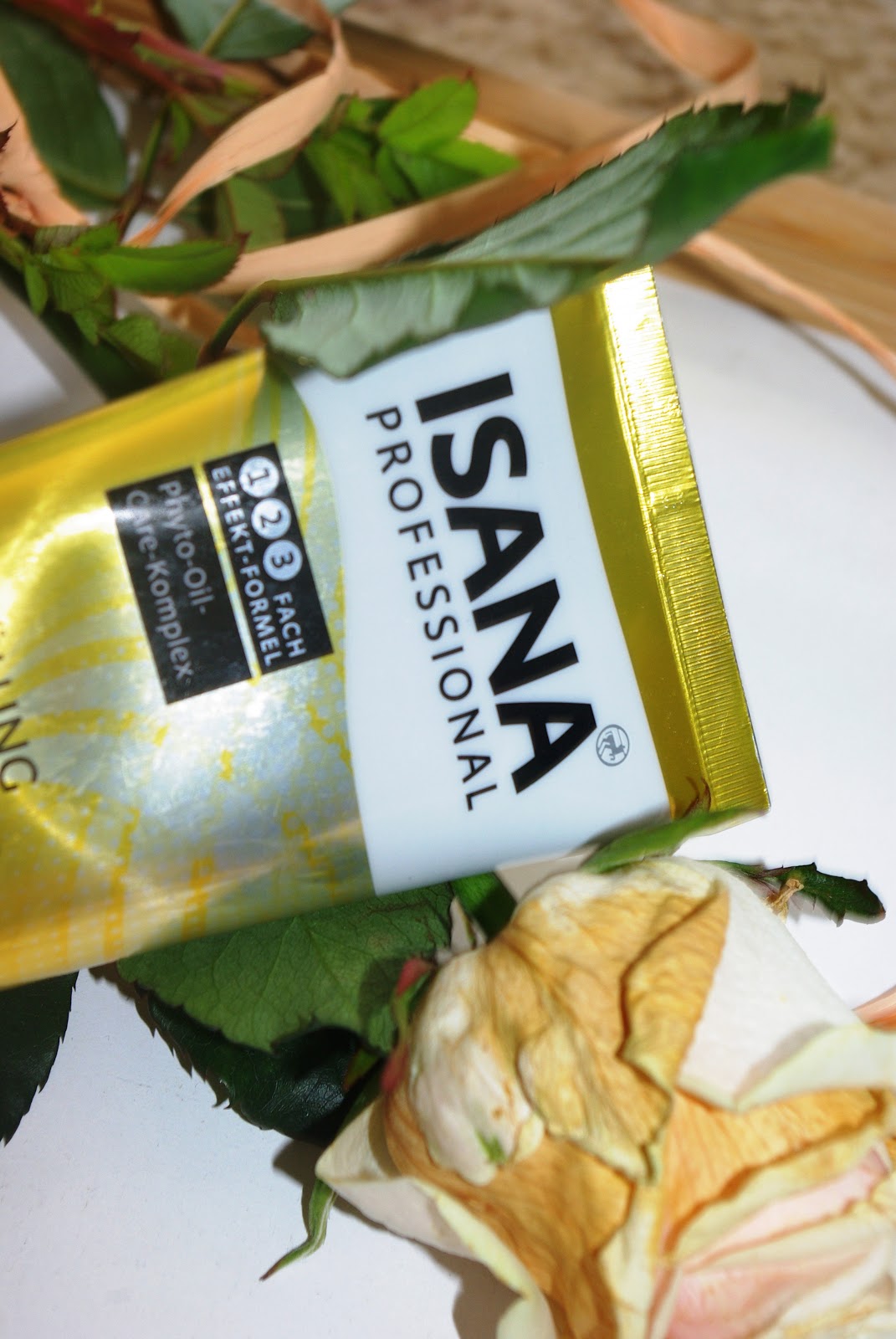 Isana Professional - Oil care (Kuracja do włosów z olejkiem arganowym)